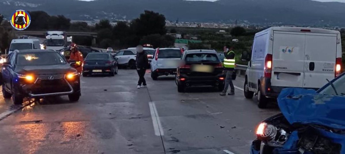 Accidente-multiple-con-mas-de-diez-vehiculos-en-la-AP7.jpg