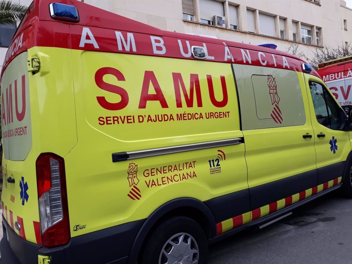 Hombre-atendido-por-inhalacion-de-humo-en-incendio-en-Manises.jpg