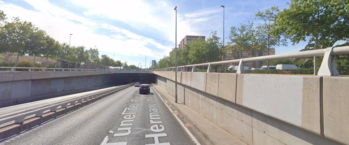 Cerrado-el-tunel-de-Hermanos-Machado-de-Valencia-por-incendio.jpg