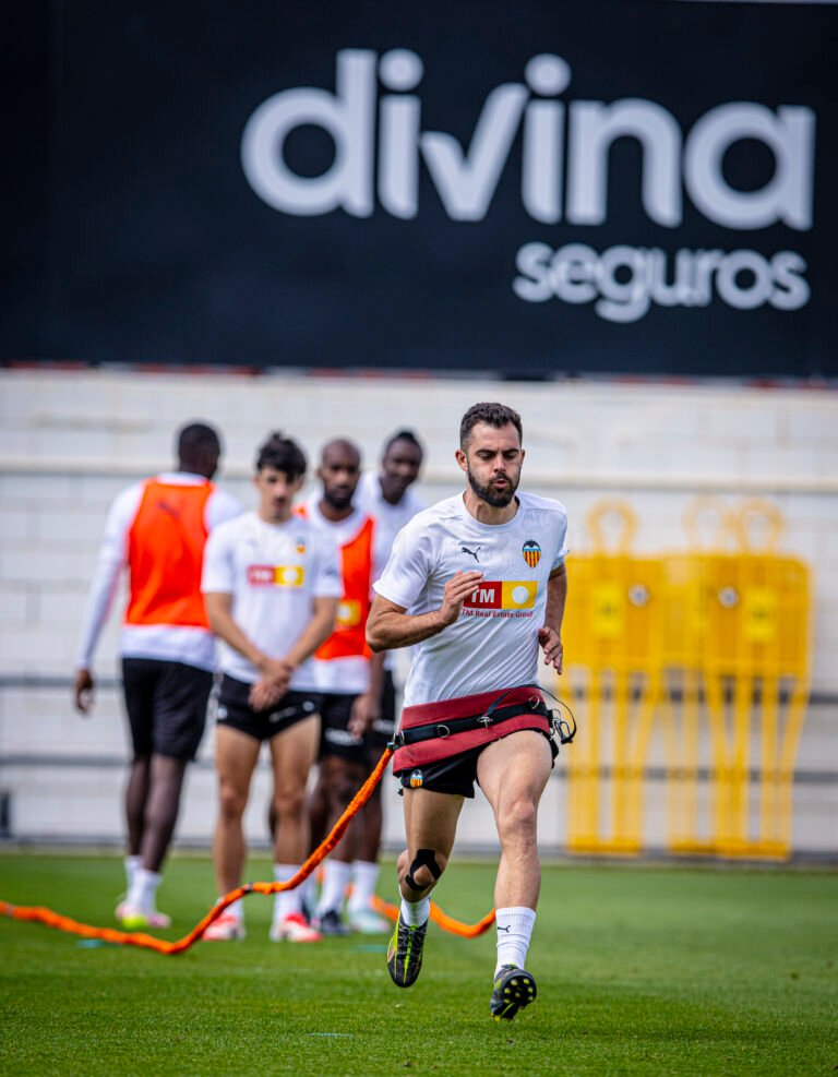 Entrenamiento-del-Valencia-CF-el-29042025.jpg