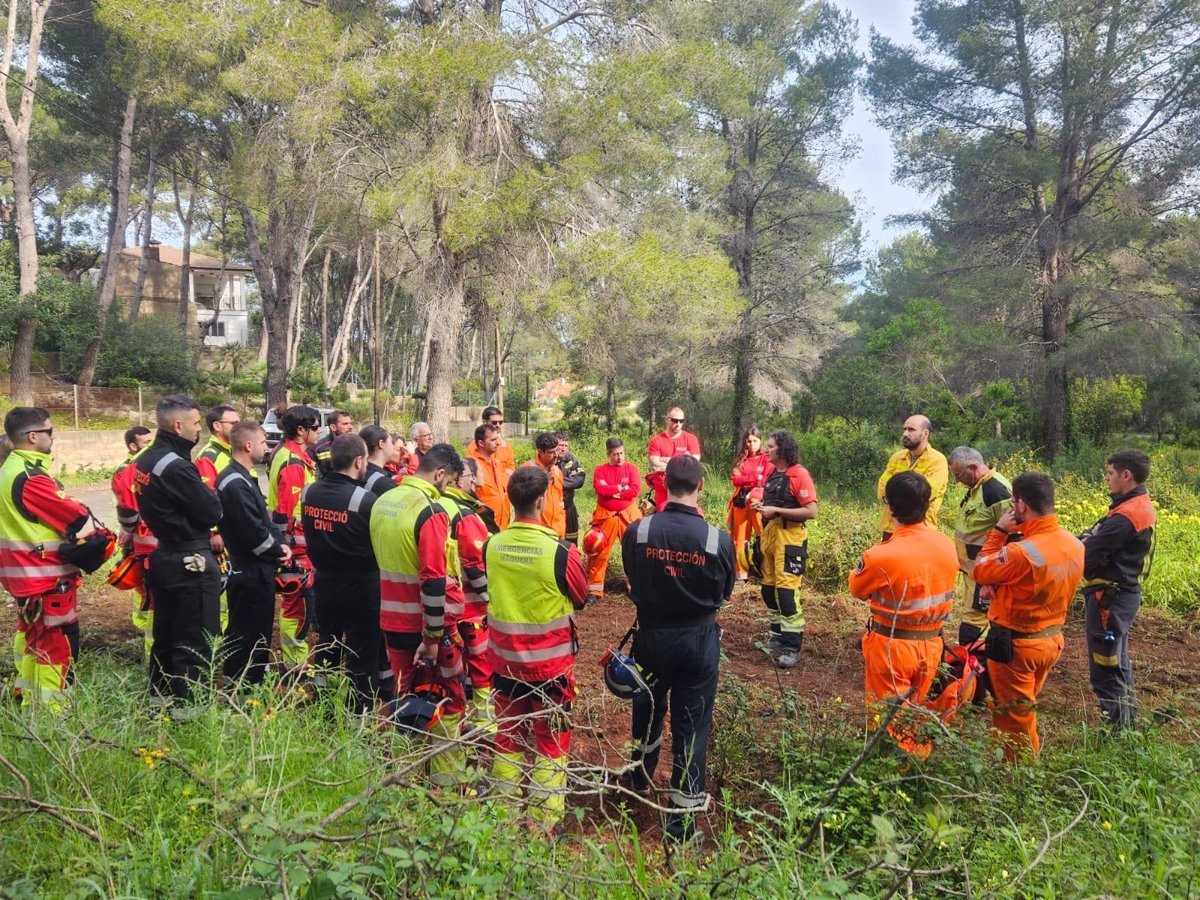 Formacion-de-Proteccion-Civil-para-actuar-en-incendios-forestales.jpg