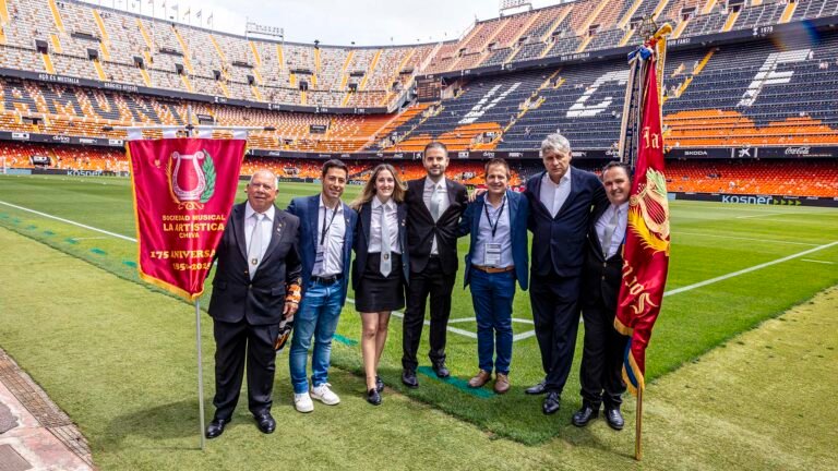 Banda-de-la-Sociedad-Musical-La-Artistica-de-Chiva-en.jpg