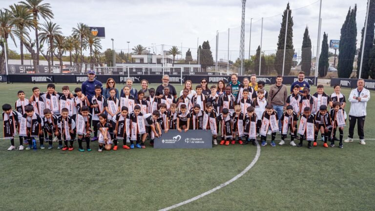 Futbol-con-valores-en-la-Ciutat-Esportiva-VCF.jpg