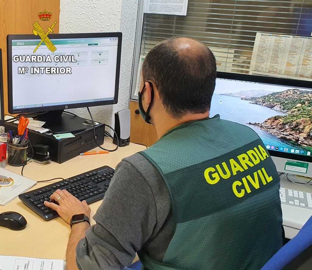 El-conductor-fugado-en-la-CV-35-viajaba-con-su-hija.jpg