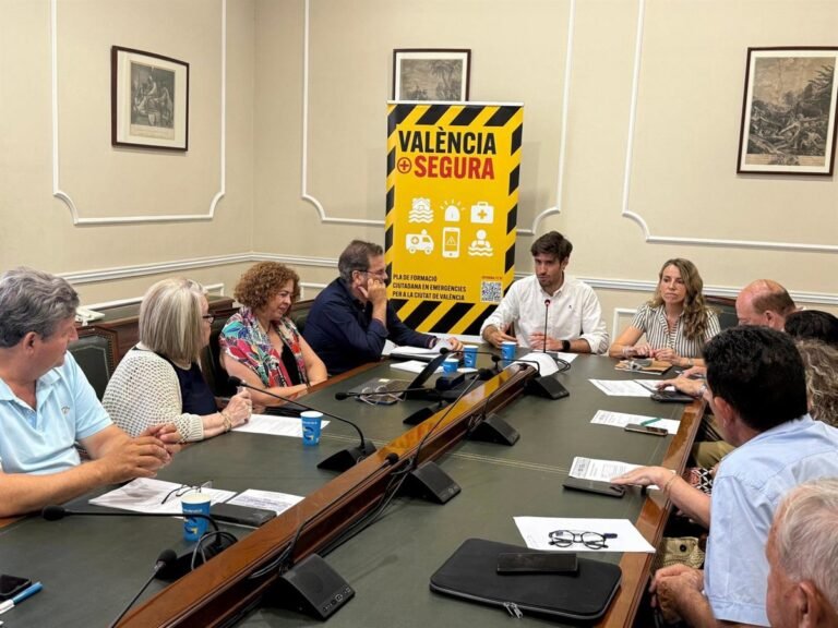 Instalacion-de-carpas-para-formar-en-emergencias-en-Valencia-y.jpg