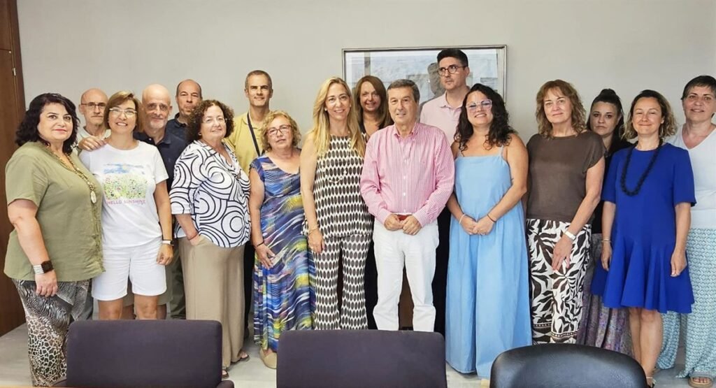 Acuerdo-para-mejorar-condiciones-laborales-en-Manises.jpg