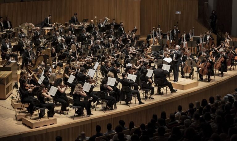 Les-Arts-destaca-a-directores-de-orquesta-internacionales-en-su.jpg