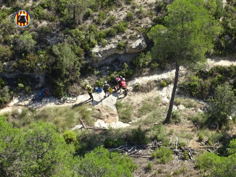 Rescatan-a-tres-personas-en-helicoptero-en-zonas-de-montana.jpg