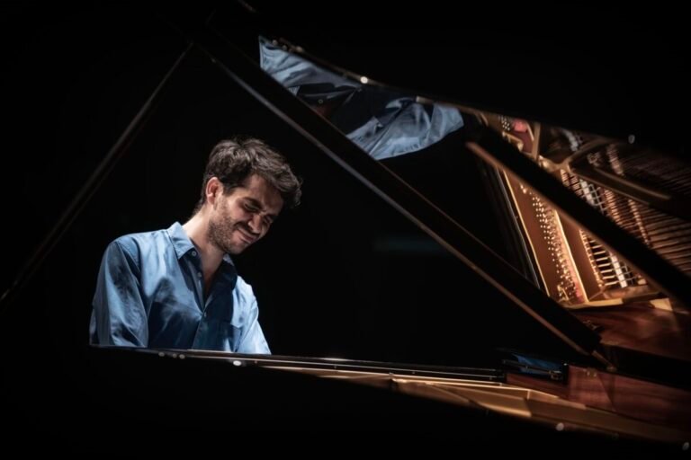 El-pianista-Juan-Perez-Floristan-actuara-en-el-festival-Ensems.jpg