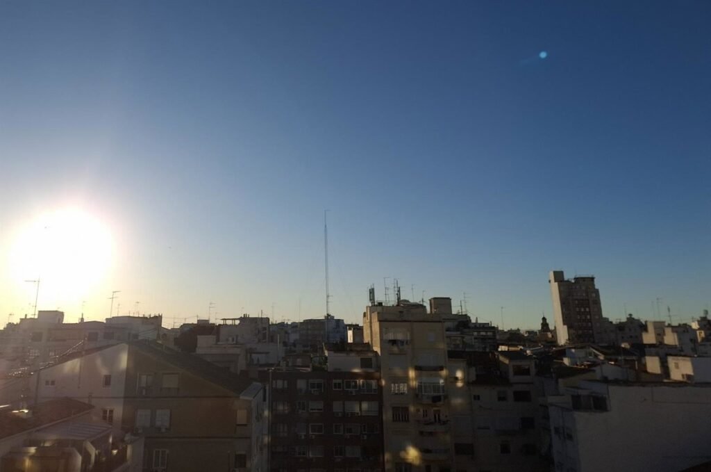 Inicio-del-sabado-en-la-Comunitat-Valenciana-cielo-poco-nuboso.jpg