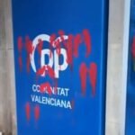 Vandalizan-sede-del-PP-en-Valencia-con-pintura-roja-y.jpg