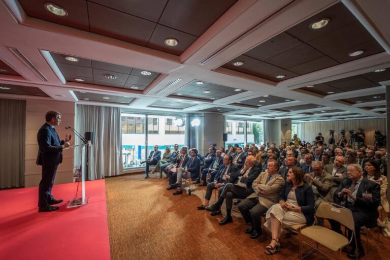 Feijoo-participara-en-asamblea-de-empresarios-en-Valencia.jpg