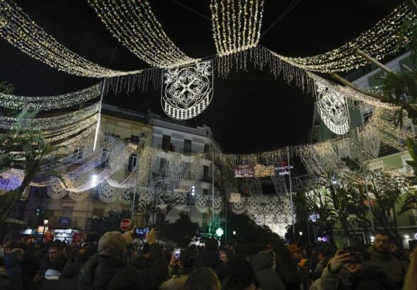 Las-Fallas-buscan-impactar-con-iluminaciones-que-combinan-tradicion-tecnologia.jpg