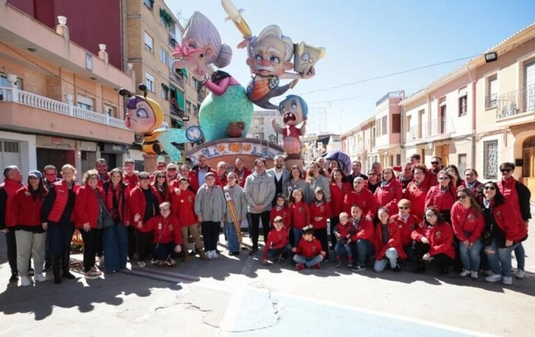 Visita-de-Llorca-a-las-Fallas-de-Alcasser-y-Algemesi.jpg