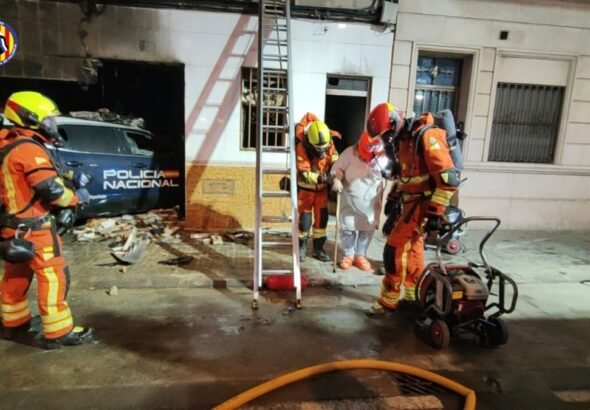 Choque-de-coche-de-Policia-Nacional-provoca-incendio-en-Alaquas.jpg