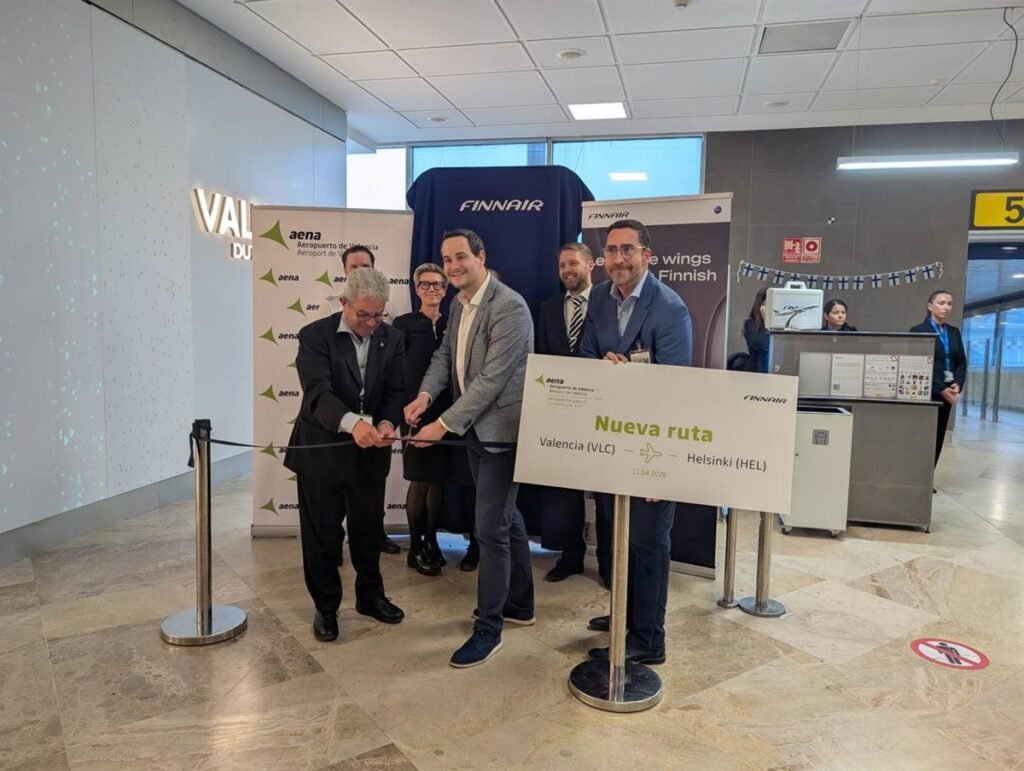 Finnair-inaugura-la-ruta-directa-Valencia-Helsinki-y-conecta-con-su.jpg