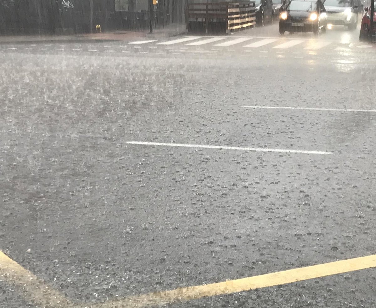 Aviso-naranja-por-lluvias-intensas-en-litoral-sur-de-Valencia.jpg
