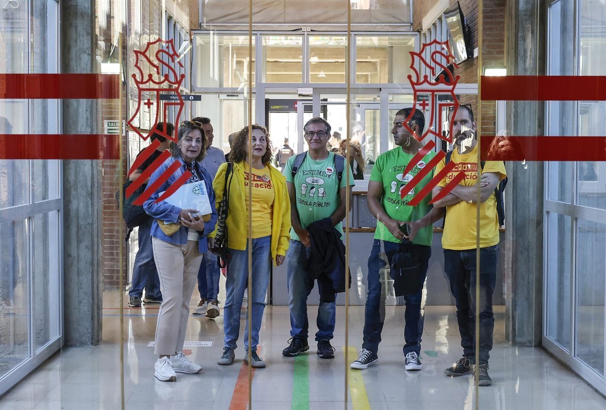 Educacion-y-sindicatos-en-huelga-discuten-propuesta-de-preacuerdo-con.jpg