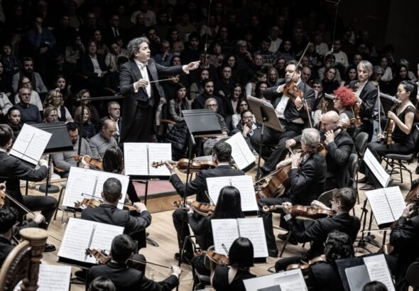 Gustavo-Dudamel-regresa-al-Palau-de-la-Musica-con-la.jpeg