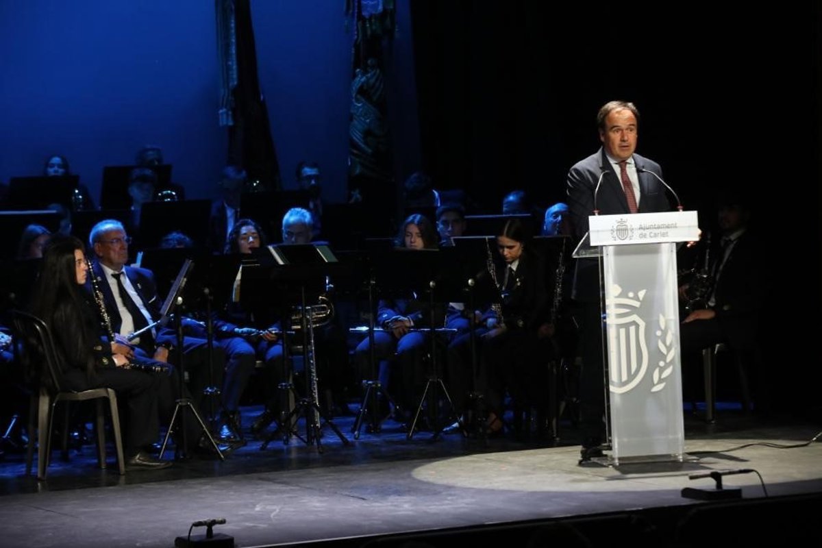 La-reapertura-del-teatro-El-Siglo-devuelve-a-Carlet-un.jpg