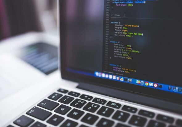 iLoveIMG_pexels-coding-1853305_1920_resized (1)